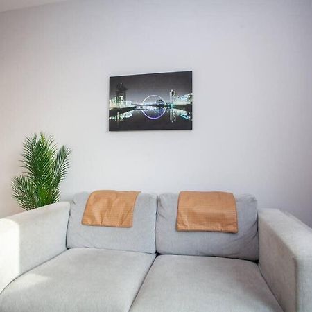 1 Bedroom Apartment In Very Central Location Глазго Екстер'єр фото